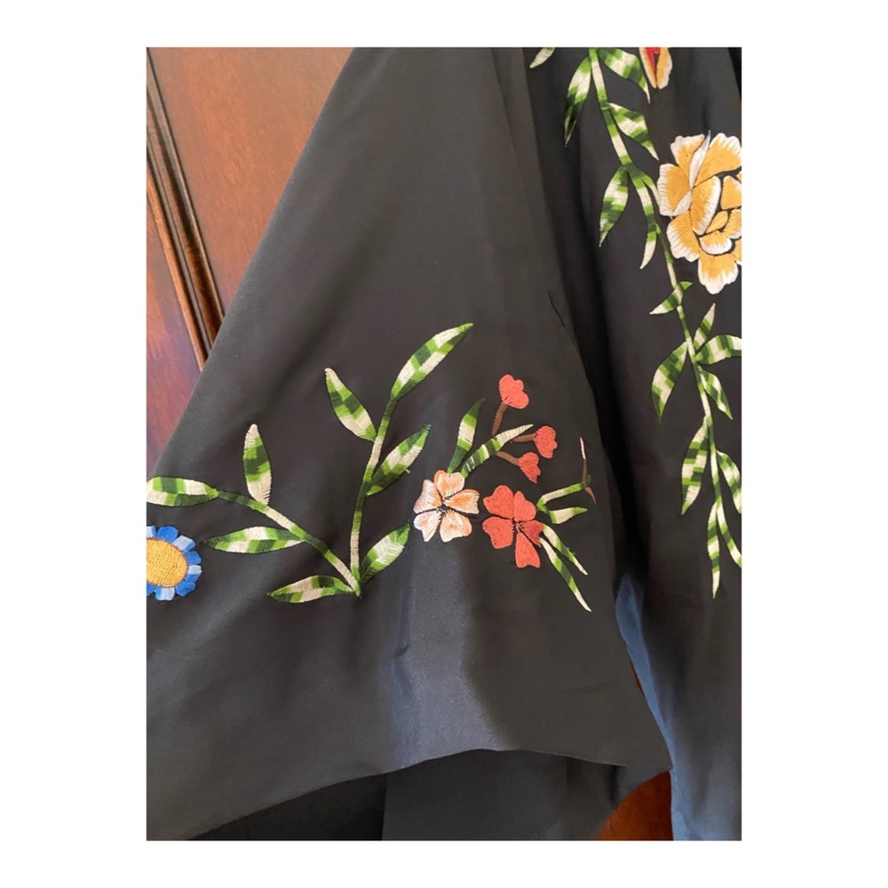 NWOT Alice & Olivia Lupe Embroidered Long Kimono Size M/L - Picture 6 of 12